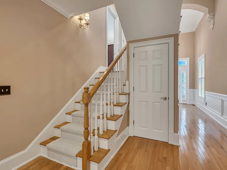 Entry, Stairwell & Coat Closet