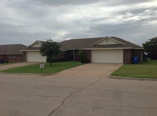 614 Park Ln, Hewitt, TX 76643