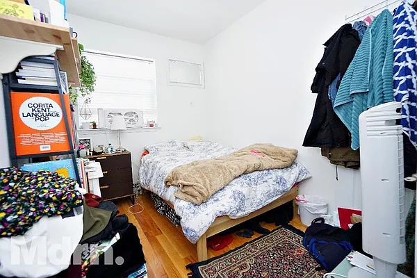 Rented by Mdrn Residential | media 32