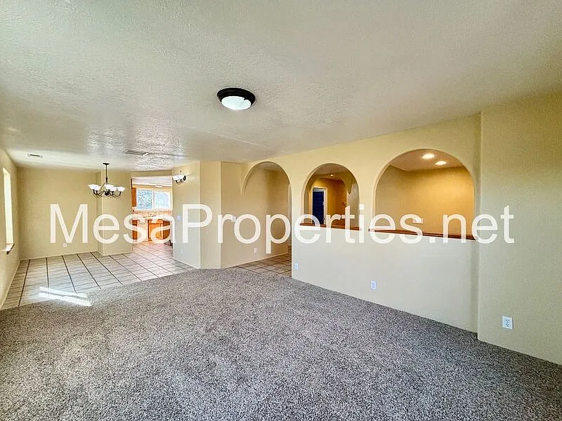 5 bed, 4.0 bath, 3456 sqft, $3,050 — Photo 3