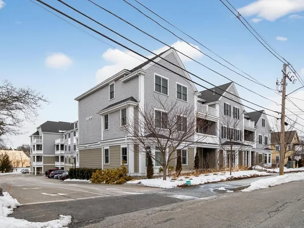 77 Court St #107, Newton, MA 02458