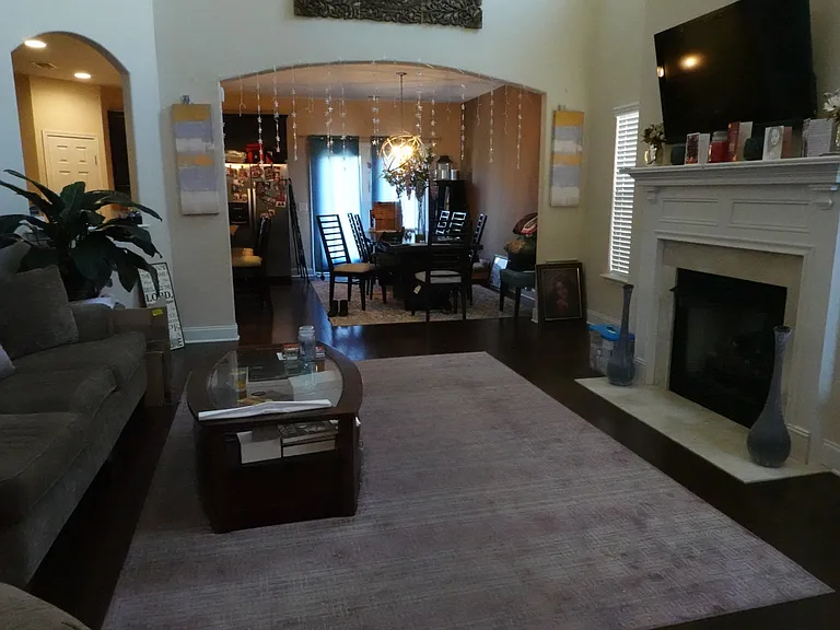 120 Jasper Ave — Photo 3