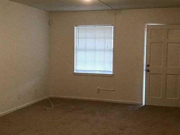 5th image of 1021 N Larchmont Ave