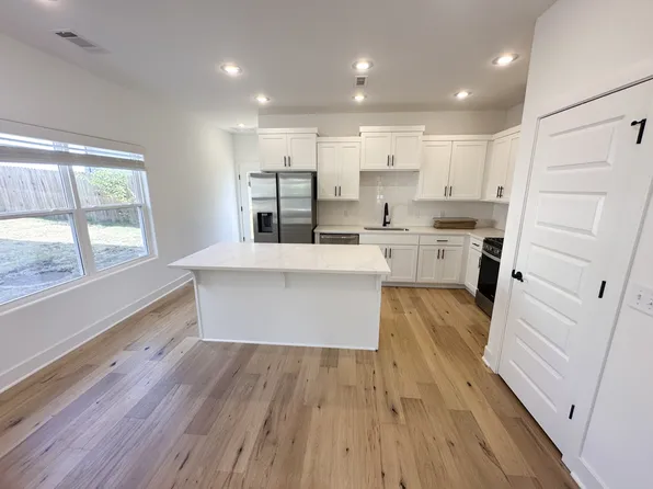 1234 W James St, Fayetteville, AR 72703