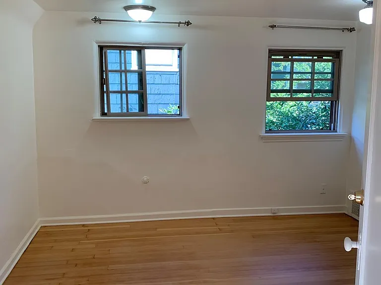 5009 16th Ave NE #8 — Photo 10