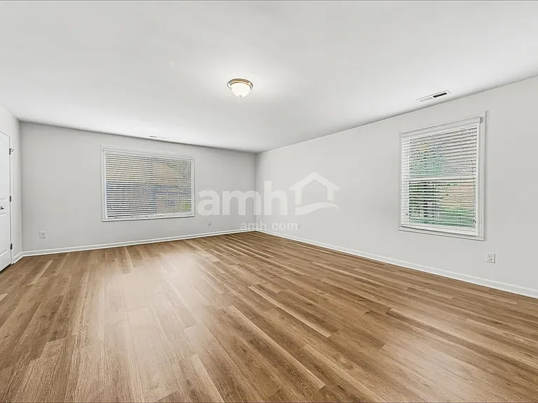 305 Switchback St — Photo 11