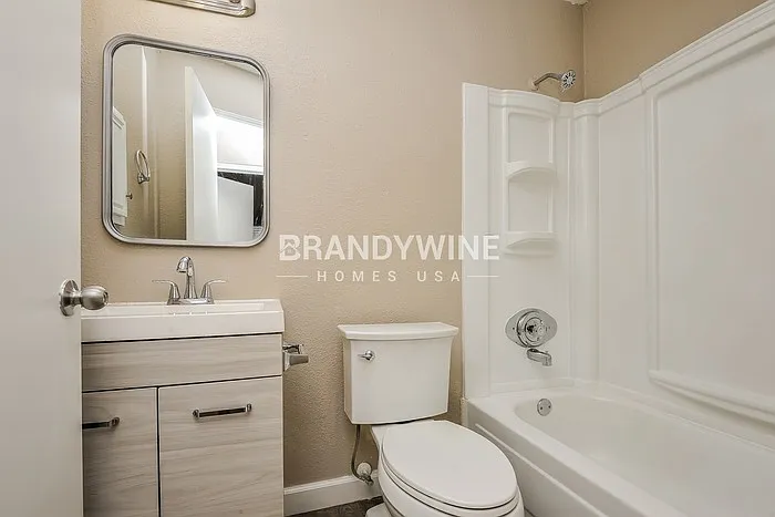737 Lionel Way — Photo 20