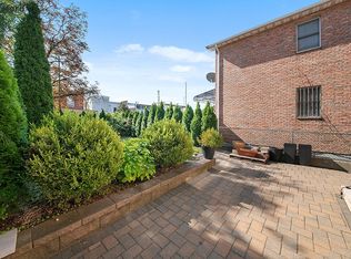6610 Jay Ave, Maspeth, NY 11378