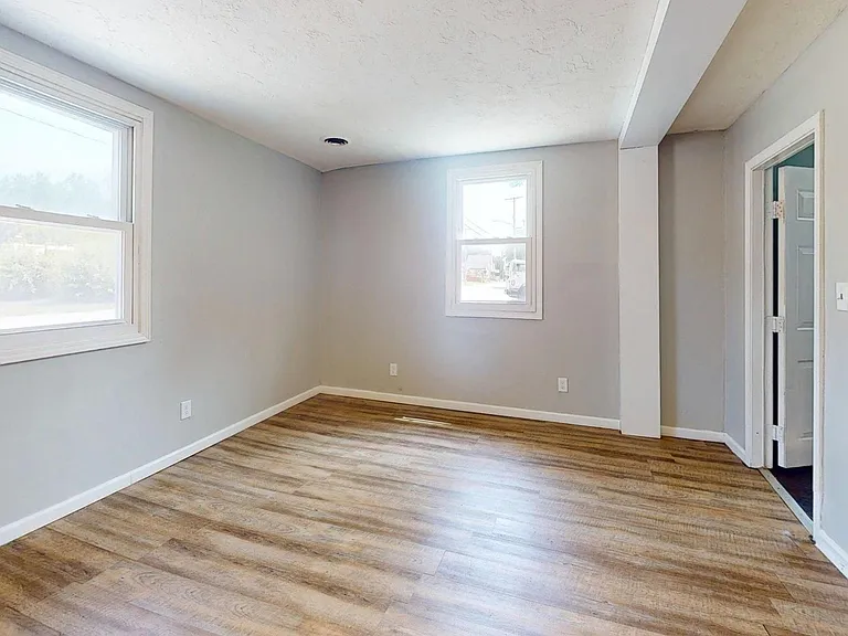 7023 Clark Ave — Photo 33