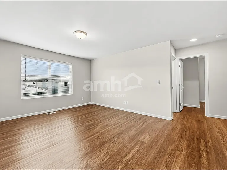 245 Iris Ln — Photo 18