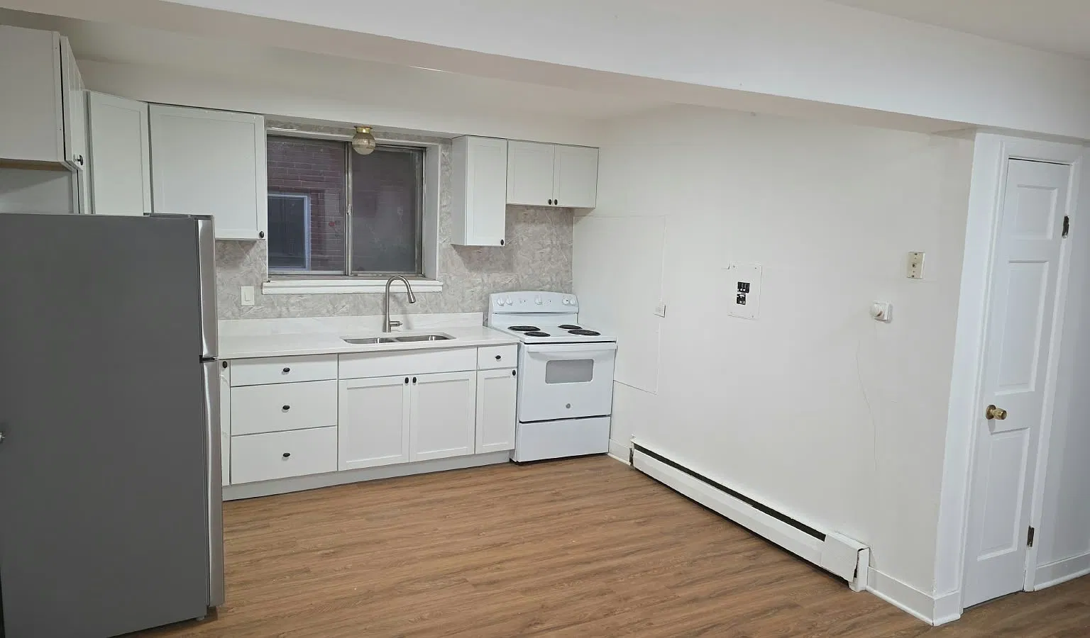 1314 E Roosevelt Rd — Photo 1