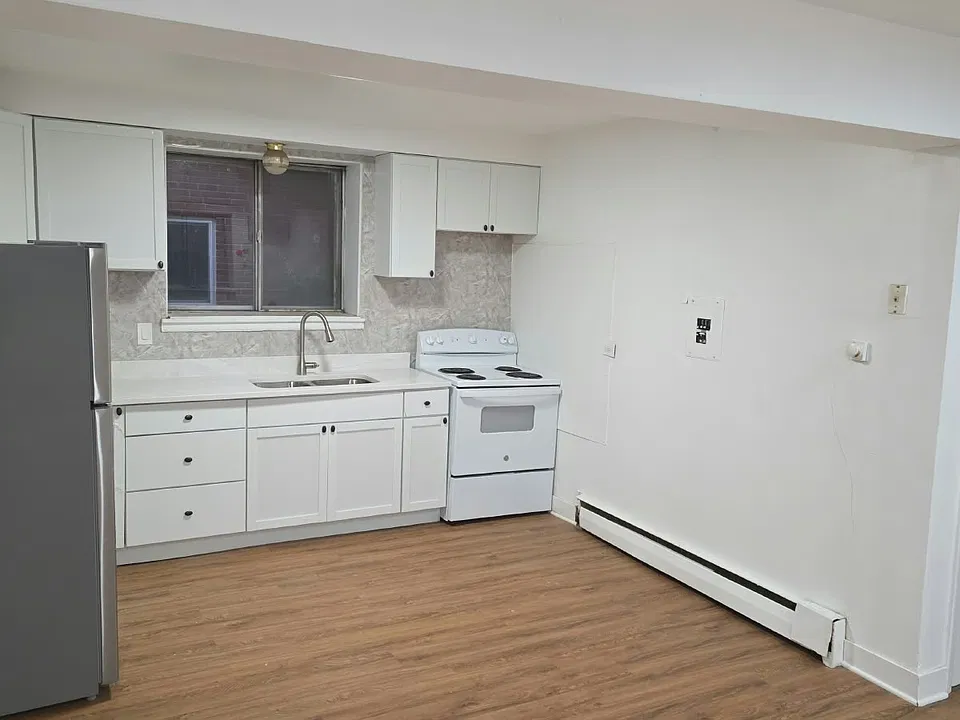 1314 E Roosevelt Rd #1