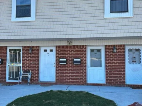 909 Silver Ct, Hamilton, NJ 08690