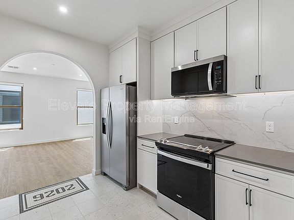 3rd image of 408 NW 30th St #7A