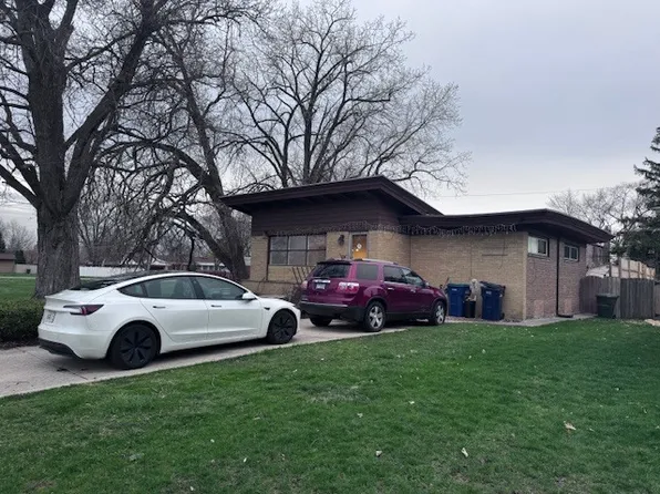 9132 S California Ave, Evergreen Park, IL 60805