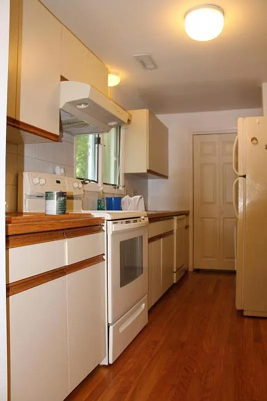 3 bed, 2.5 bath, 2080 sqft, $3,400 — Photo 2