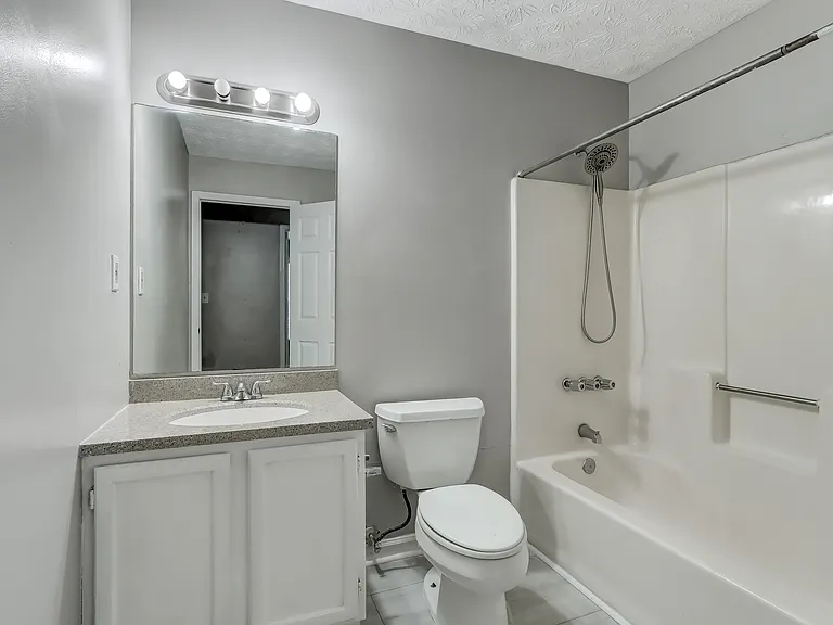 323 Farm Place Ct NE — Photo 4