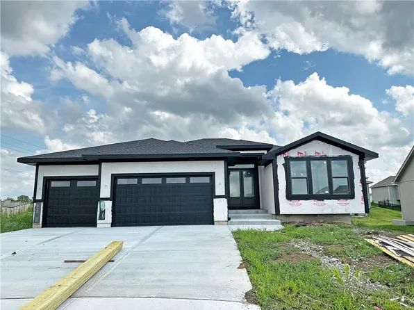 24753 W 89th Ter, Lenexa, KS 66227