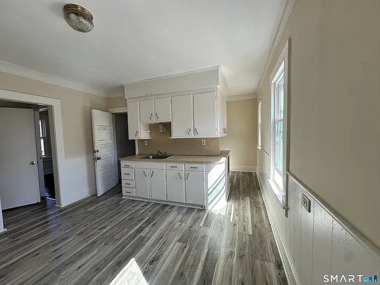 15-17 Beacon St #2 — Photo 5