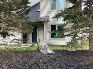 17 Northstar Vlg, Canandaigua, NY 14424