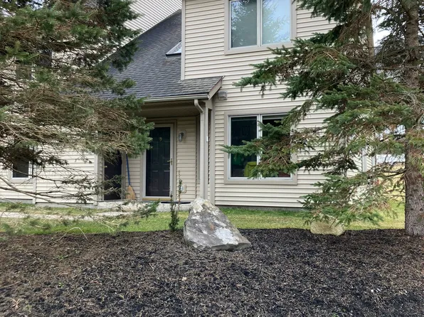 17 Northstar Vlg, Canandaigua, NY 14424