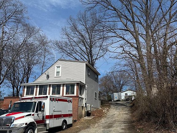 2nd image of 4427 Annapolis Rd