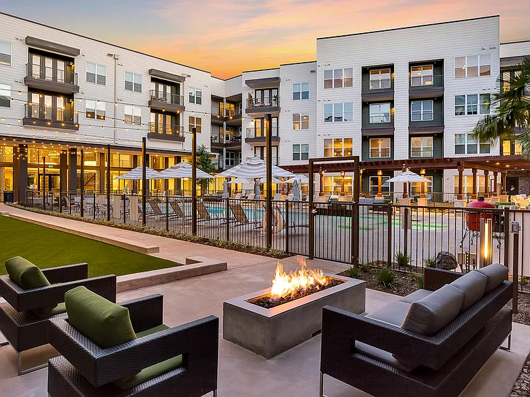 Overture Mueller - 55+ Active Adult Apartment Homes — Photo 24