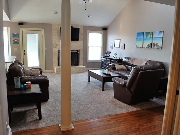 4th image of 9634 Wagonwood Dr