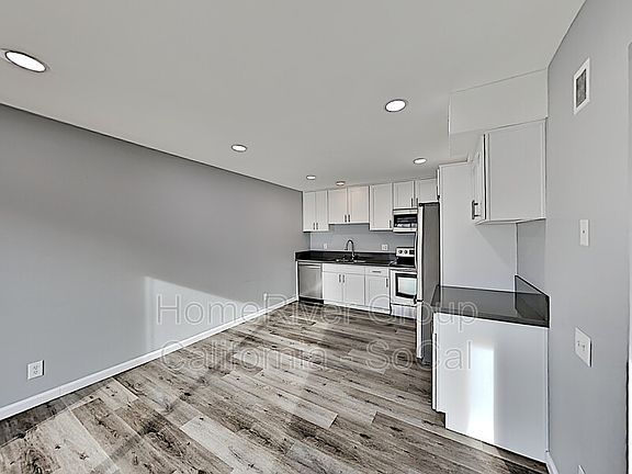 5th image of 1743 E Avenida De Las Flores