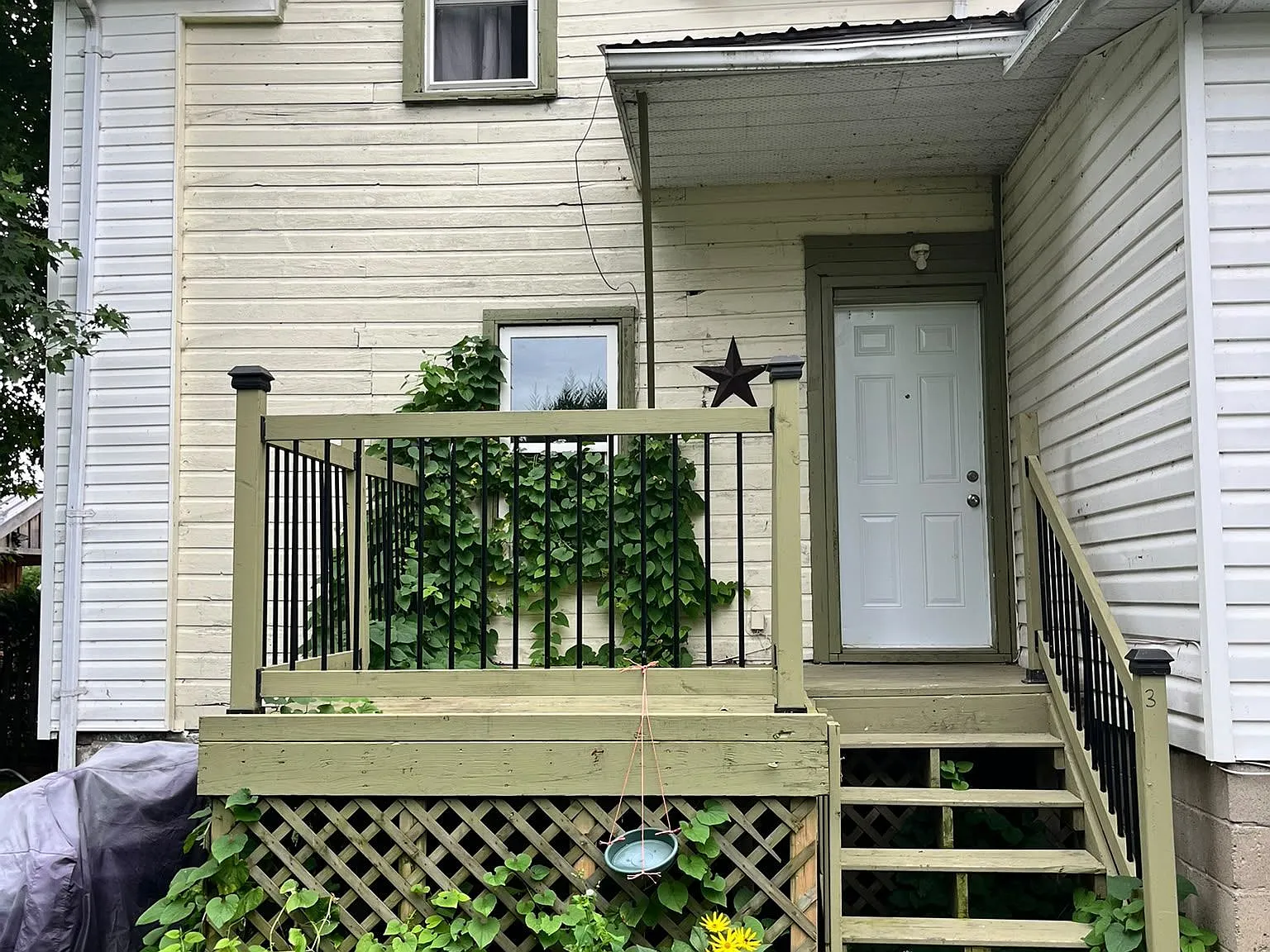 33 Lakeshore Dr — Photo 2