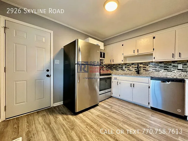 2926 Skyline Dr — Photo 11