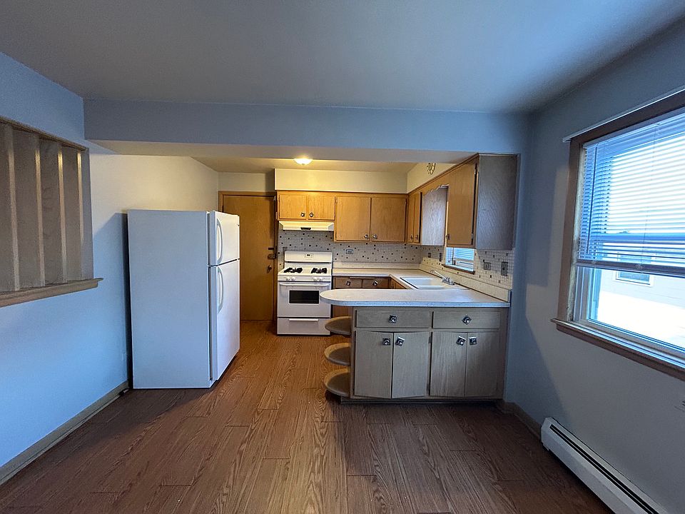 1st image of 5985 N Northwest Hwy #2