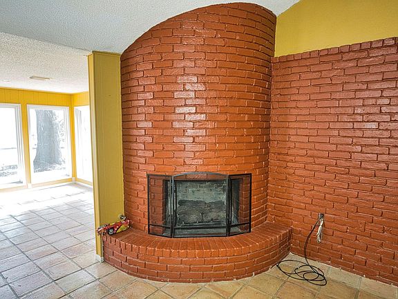 5th image of 436 Forest Dr