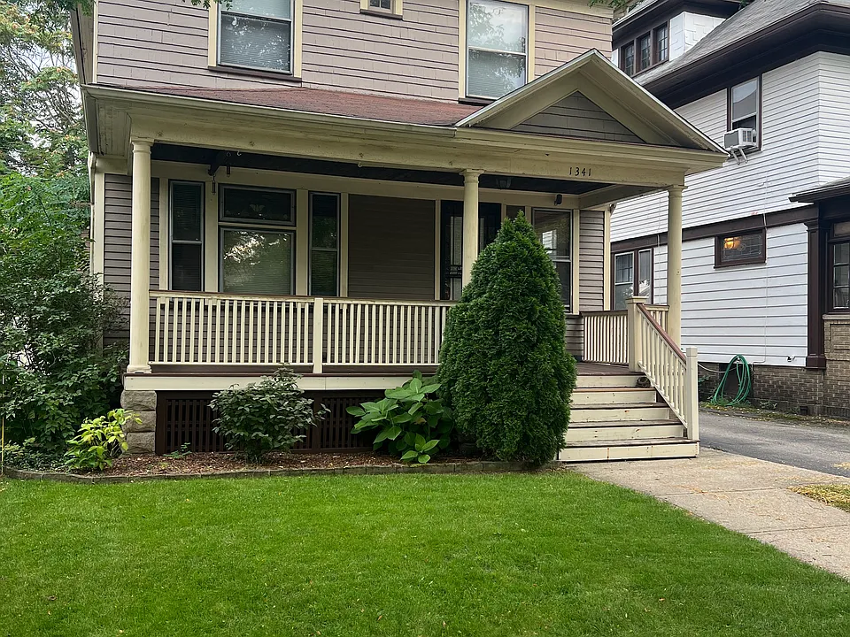 1341 Park Ave