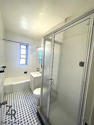 Rented by Zuz Realty | media 8