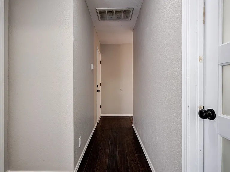 605 Springwood St — Photo 11