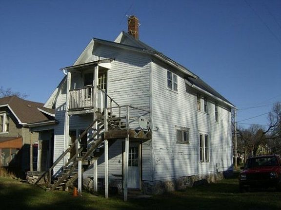 2nd image of 500 Deleglise St