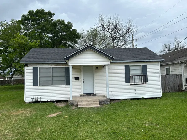 2230 Hegele St, Beaumont, TX 77705