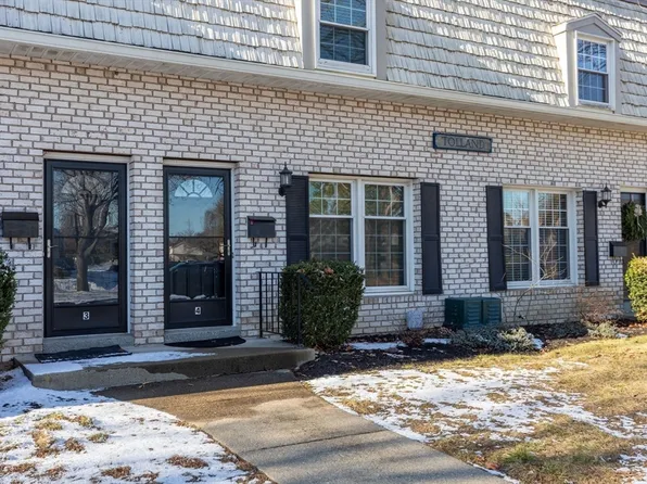 4 Corey Colonial #4, Agawam, MA 01001