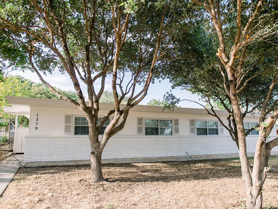 1379 Oblate Dr #1379