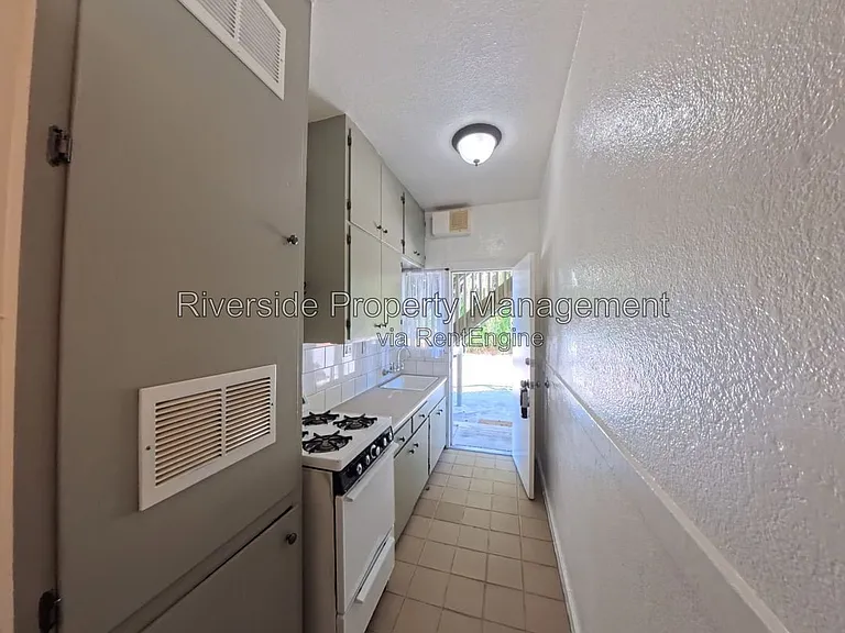 4566 Orange St #6 — Photo 15