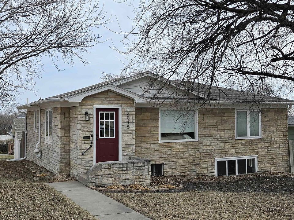 1st image of 3015 8th Ave