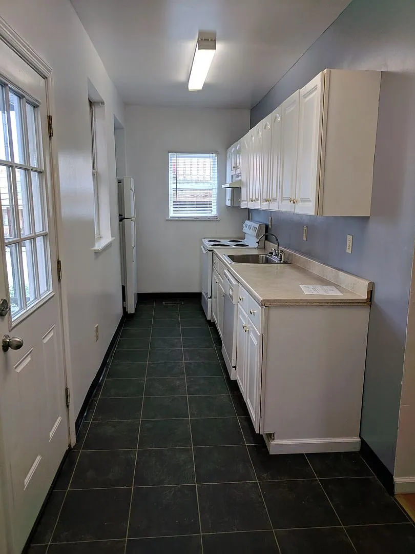 340 MEYRAN — Photo 1