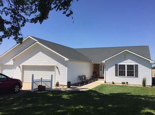 1867 County Road 1200 E, Lowpoint, IL 61545
