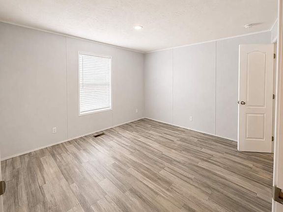 4th image of 112 Ridge Way