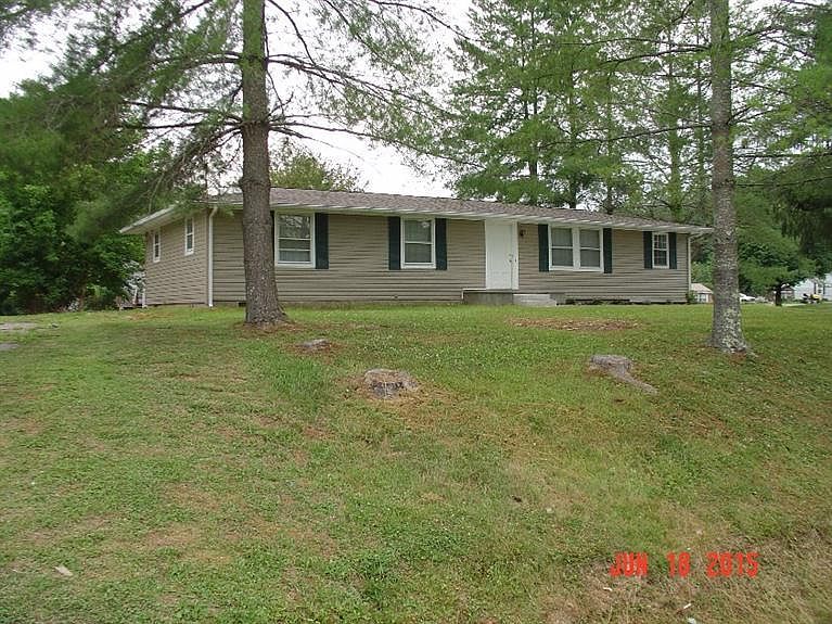 1st image of 31 Elizabeth Ln