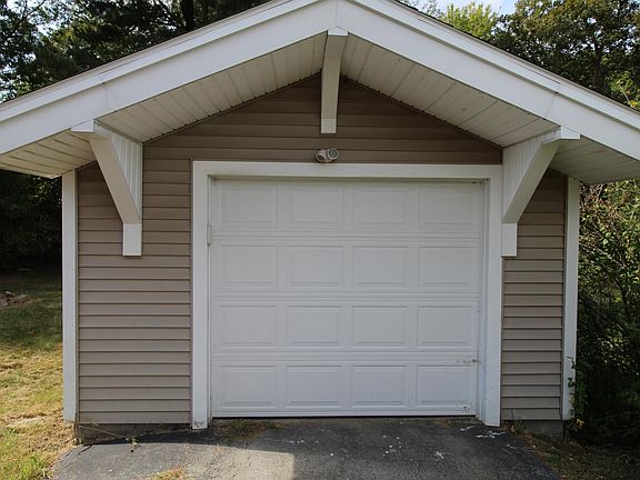 3rd image of 4932 Grover Dr