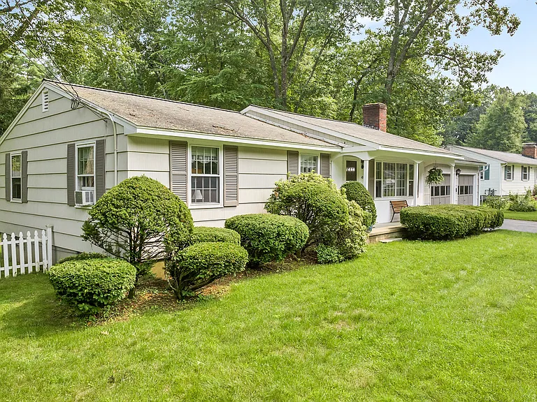 43 Milbern Ave — Photo 27