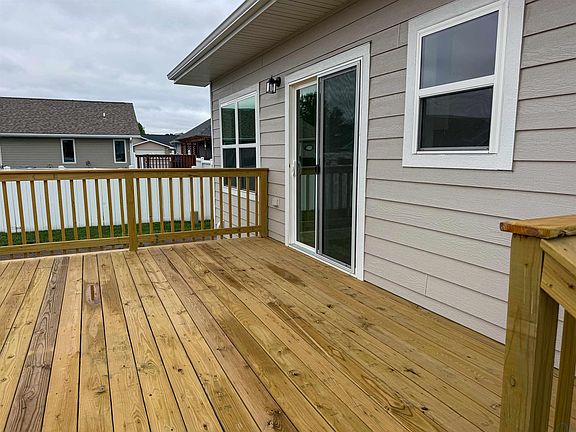 4th image of 1016 Arbor Dr