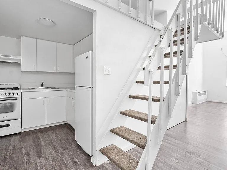 88 Fulton St #205 — Photo 3